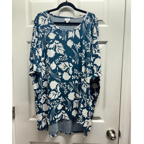 Lot of 4 Lularoe Women's Size 2X Soft & Stretchy Assorted Patterned T-Shirts - Picture 2 of 10